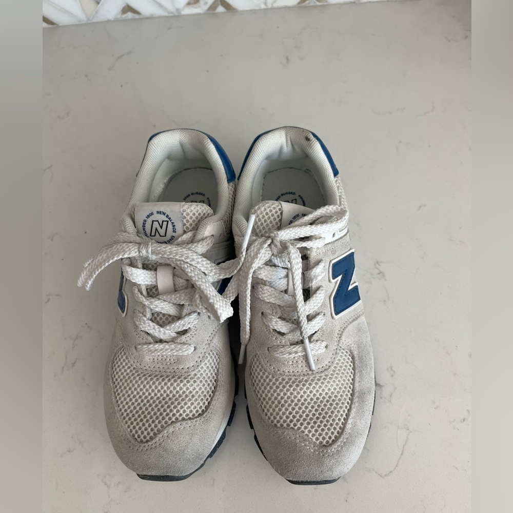 New Balance 574 Kids Boys 3 Ragged White Royal Blue  Suede Sneakers US - Picture 7 of 13